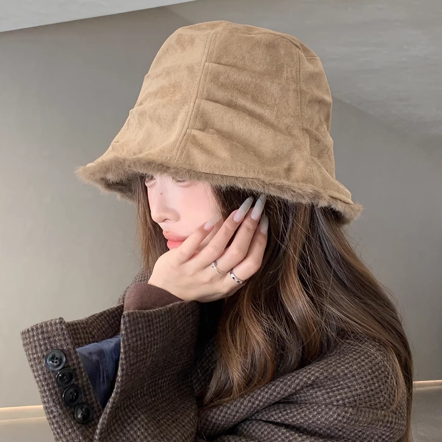 高品质麂皮绒纯色毛边渔夫帽保暖