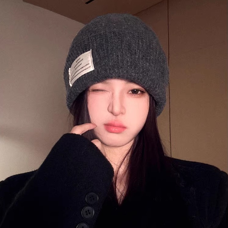 韩版纯色贴标针织护耳冷帽显脸小