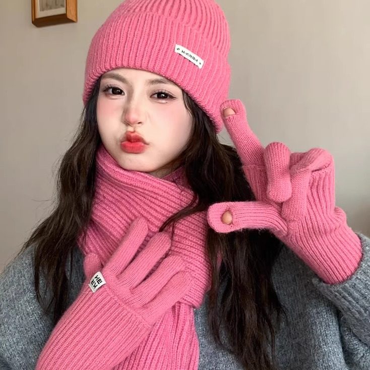 可触屏手套围脖针织帽子三件套