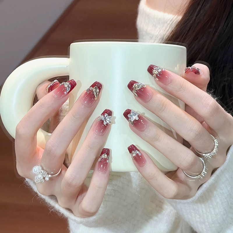 美甲穿戴甲2026年新款秋冬红色新年款中长款可拆卸穿戴手指甲贴片