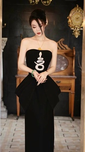 蛇年限定 询价私 黑色抹胸连衣裙搭配25轻奢高级感宴会掐腰长裙