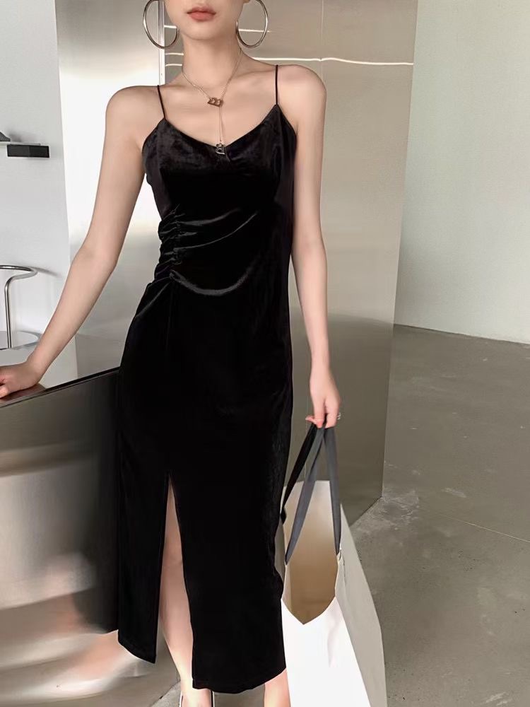【女人味】11383金丝绒吊带修身打底连衣裙秋装