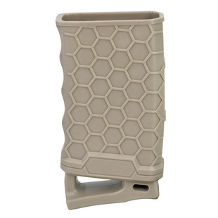 跨境亚马逊 新款蜂窝状m4弹匣快拔胶套 5.56防滑弹夹套