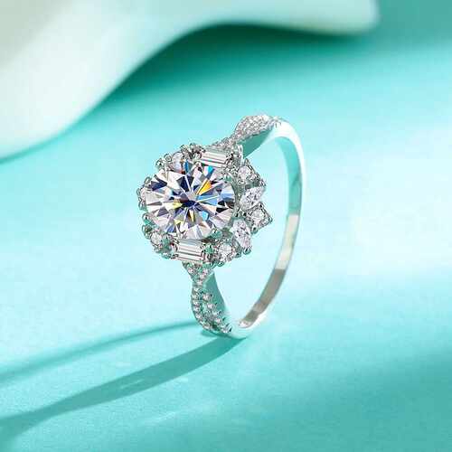 欧美s925纯银6*8椭圆莫桑石戒指女轻奢时尚求婚婚戒闭口指环
