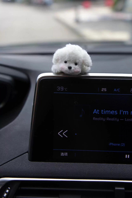 汽车中控台屏幕摆件趴趴装饰品女生奔驰c260l车载玩偶公仔可爱