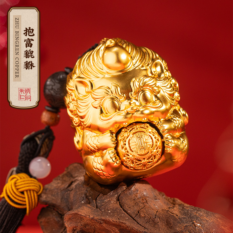 朱炳仁铜抱富貔貅手把件