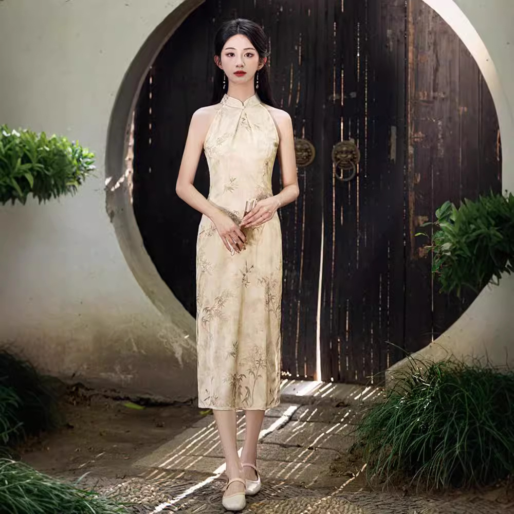 无袖挂脖长款改良旗袍新款2025年轻款少女级感中式宴会礼服夏季