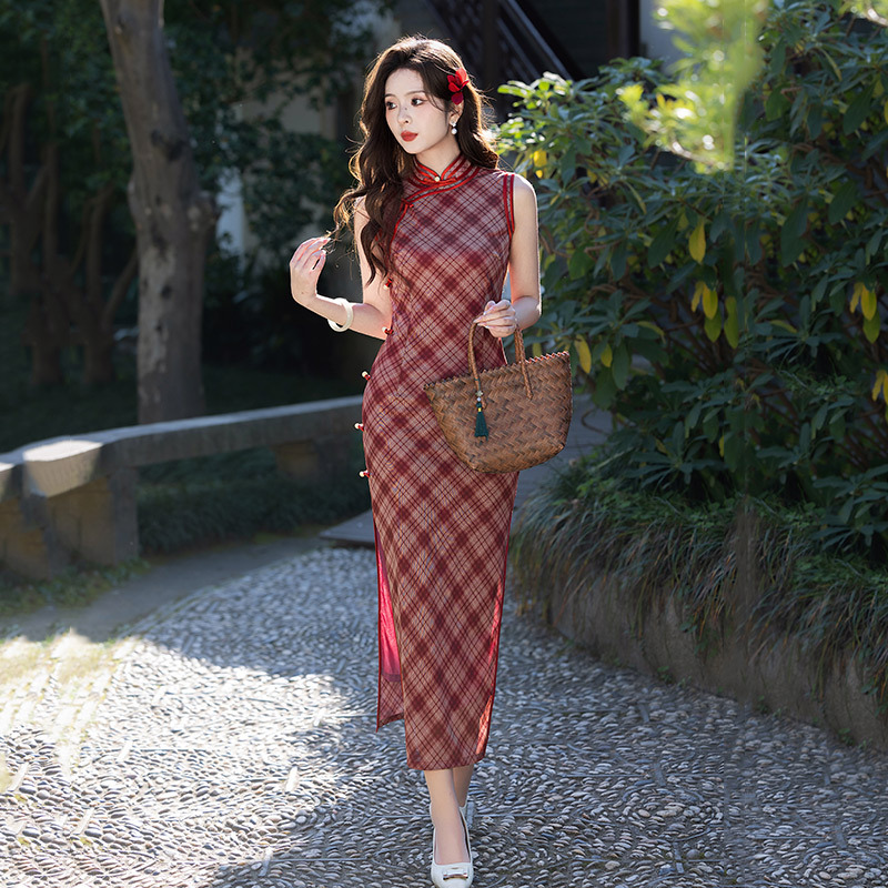 红色格子感国风新中式长款旗袍改良年轻款2025新款女复古夏季