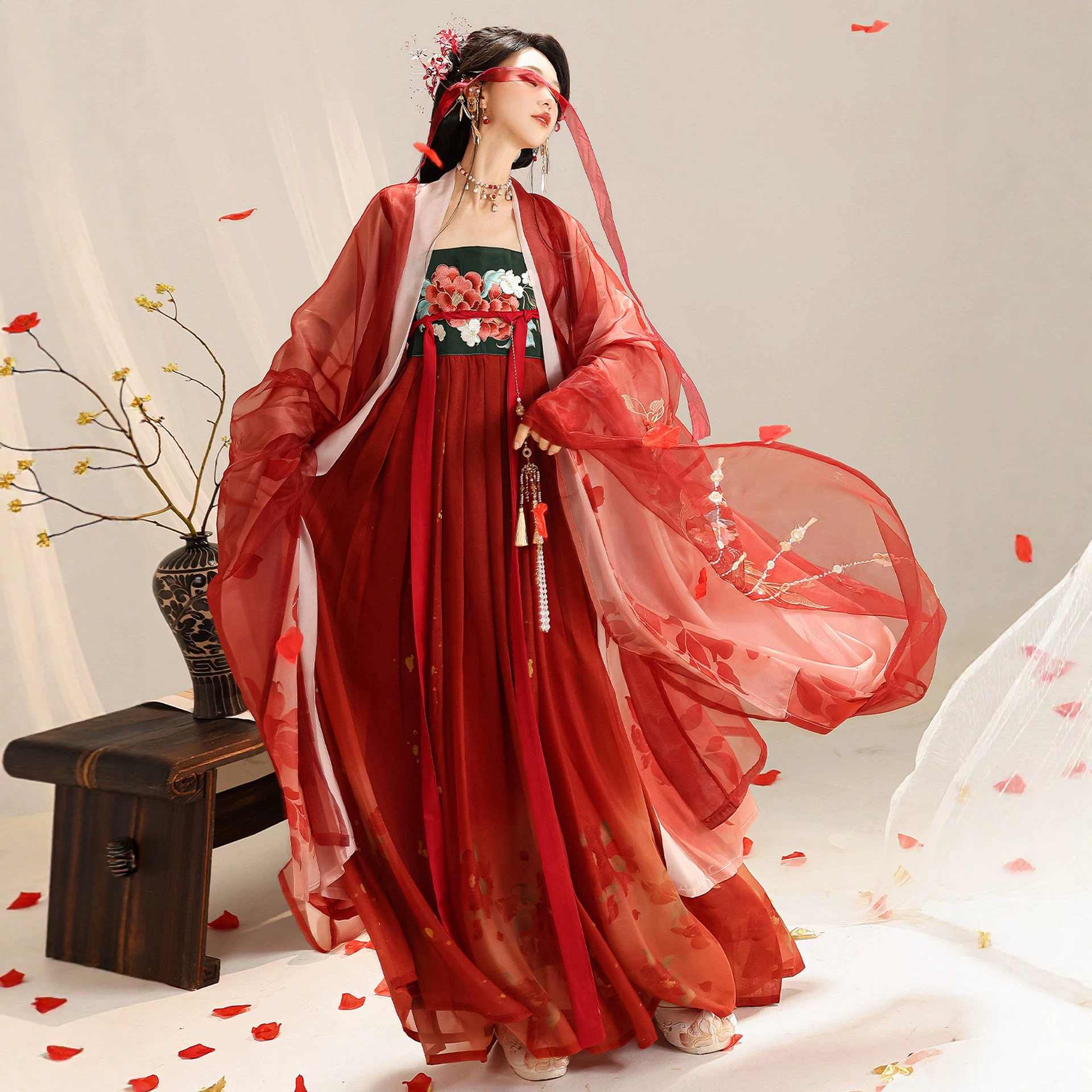 汉虞葵原创汉服女【山茶花】唐制齐胸花卉刺绣襦裙古风飘逸春夏款