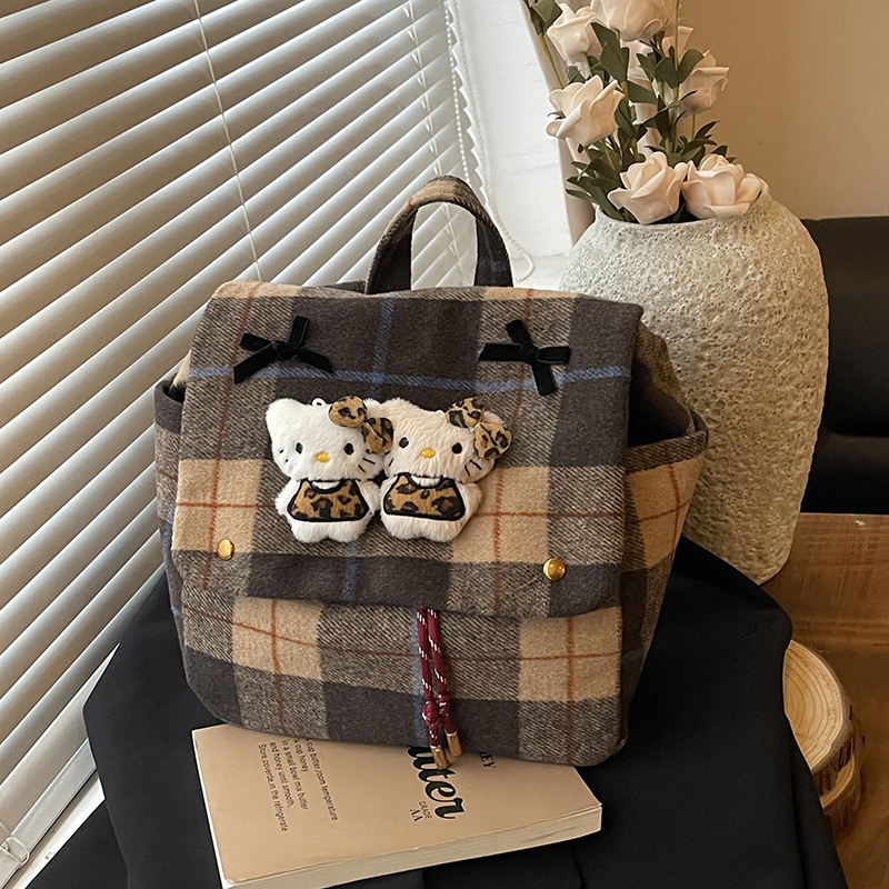 女双肩包绒面休闲卡通抽绳小背包