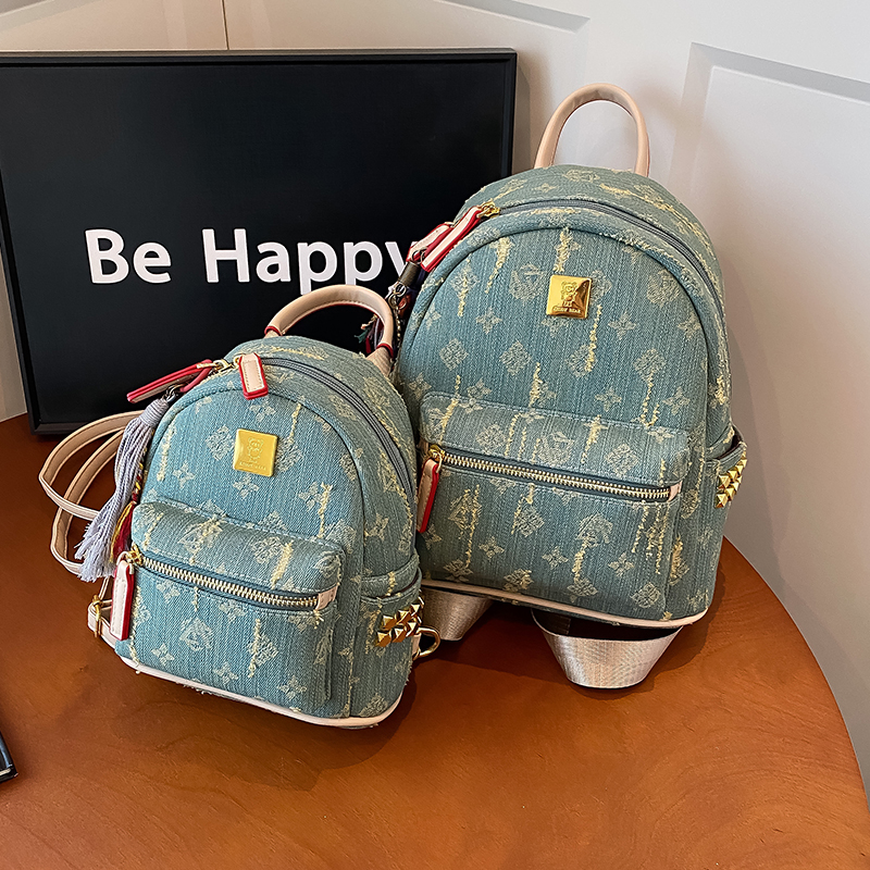 2025新款时尚百搭女士双肩包