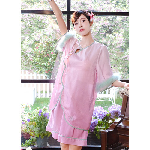 带胸垫两件套缎面家居服套装女