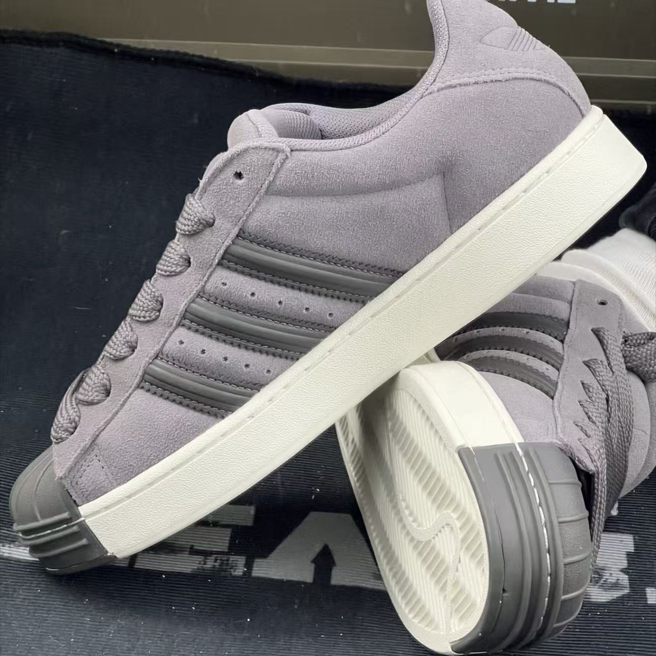 adidas Originals SUPERSTAR ST 板鞋 圆头平跟橡胶贴合耐穿
