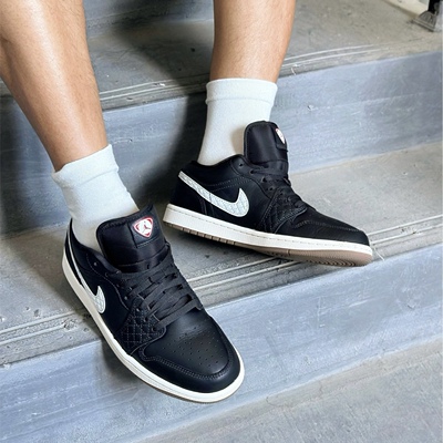 Nike耐克Air Jordan 1 潮流经典耐磨防滑透气时尚休闲板鞋男女鞋