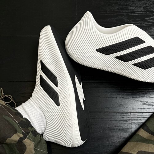adidas Purechill 运动休闲鞋 舒适耐磨防滑贴合HQ2950
