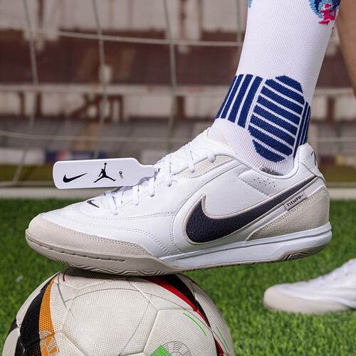 Nike耐克 TIEMPO STREETGATO男子低帮训练运动足球鞋HQ7017