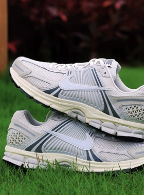 耐克/NIKE AIR ZOOM VOMERO 5 男女同款气垫低帮跑步鞋IM9467