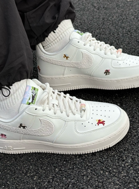 耐克AF1新年限定板鞋白色