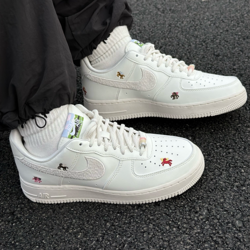 耐克AF1新年限定板鞋白色