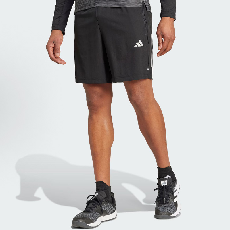 阿迪达斯男款黑色中腰运动短裤