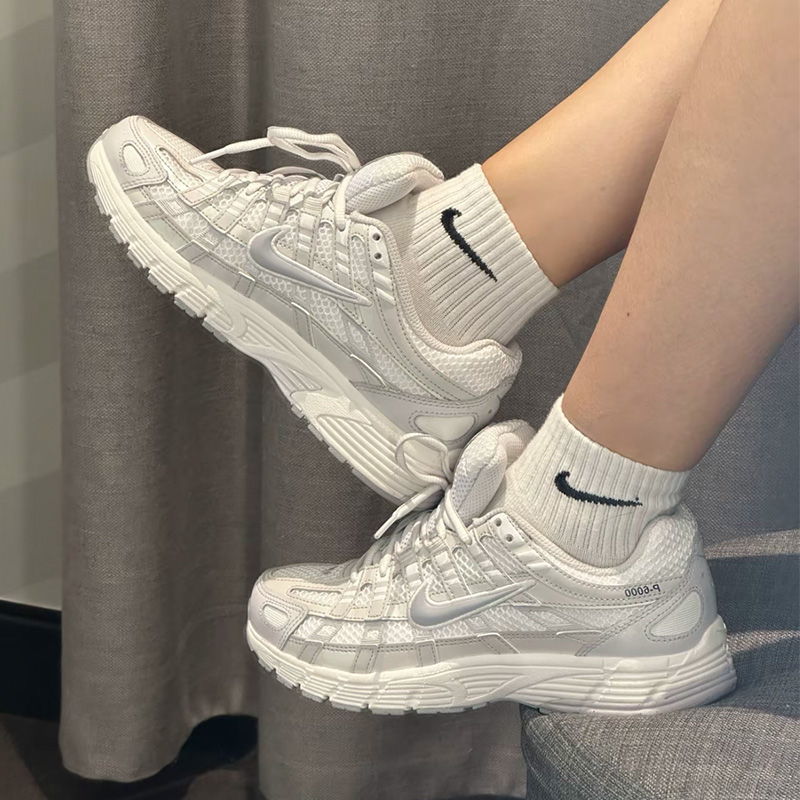 耐克P-6000低帮跑步鞋女款银白色