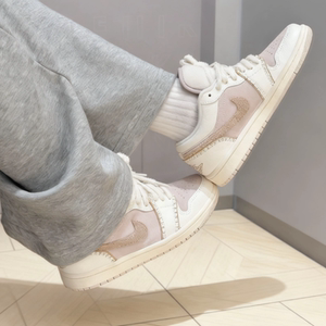 Nike/耐克Air Jordan 1 Low耐磨低帮篮球鞋女款白色HM3706-141