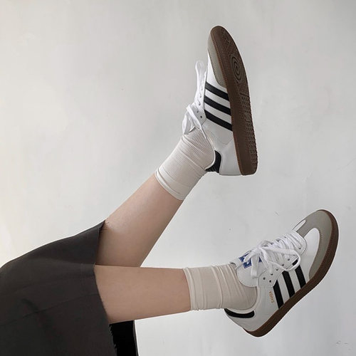 Adidas/阿迪达斯系带低帮休闲鞋