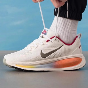 Nike/耐克VOMERO 18 舒适百搭低帮休闲跑步鞋男款白绿HM6803-100