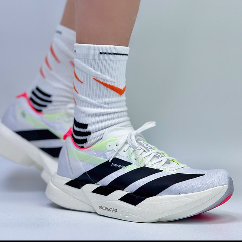 AdiosPro4低帮跑鞋白色