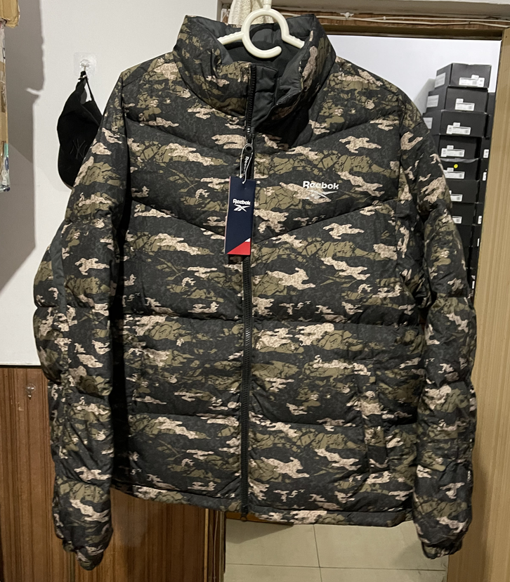 Reebok/锐步 21新款男子迷彩加厚立领简约休闲羽绒服面包服H45325
