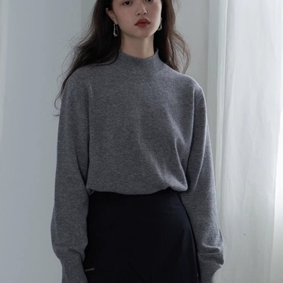 法式气质灰色半高领内搭毛衣