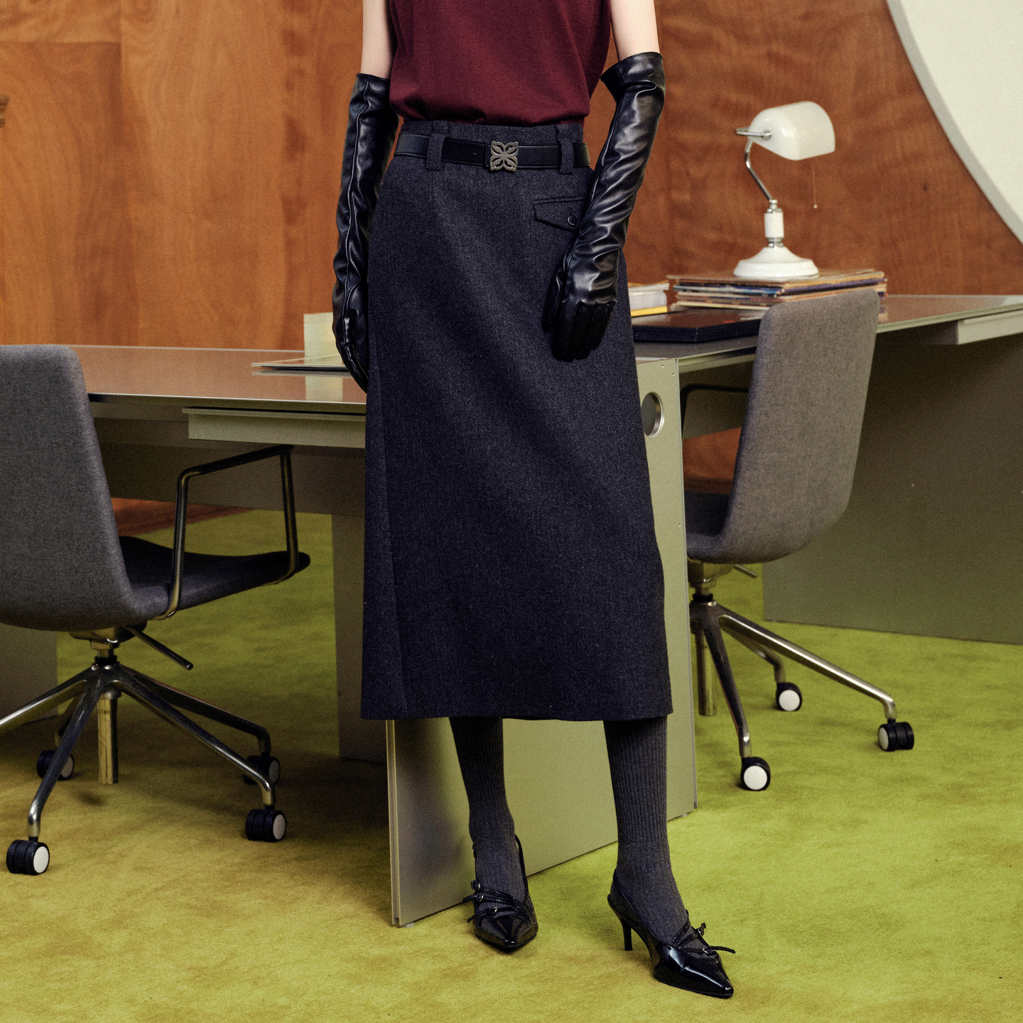 婉甸2025年冬季新品灰黑人字纹长包裙1244K08GS3A