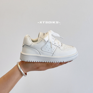 春夏新款真皮儿童板鞋男女童魔术贴休闲运动鞋中大童软底小白鞋子