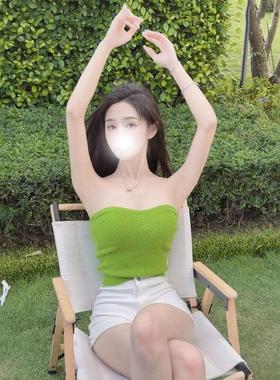 绿色针织秋季简约流行小众抹胸打底无袖新款短款外穿收腰性感上衣
