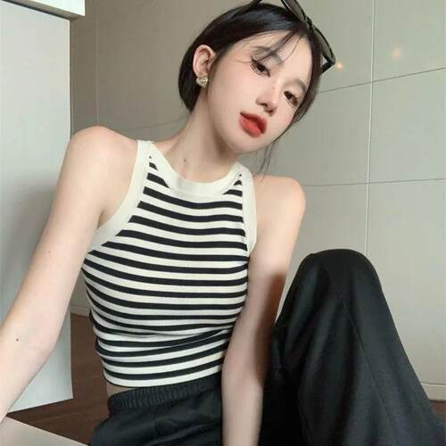 条纹冰丝针织背心女夏季显瘦短款chic无袖小吊带外穿纯欲上衣辣妹