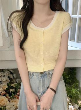 撞色拼接圆领短袖针织T恤女夏季新款单排扣设计感气质修身上衣ins