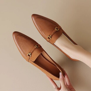 粗跟单鞋女中跟显瘦乐福鞋秋冬复古2025新款真皮尖头春秋女式皮鞋