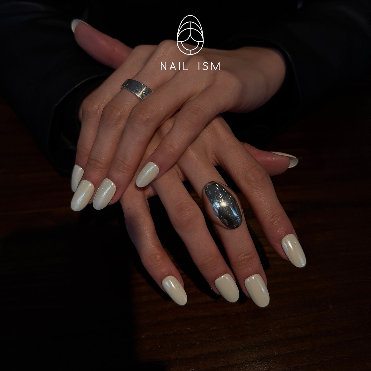 【NAILISM 海莉美甲】豆浆白蹭粉海莉简约高级镜面春夏美甲