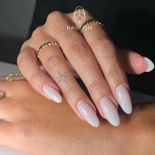 【NAILISM 气质纯色】经典乳白纯色杏仁甲气质高级老钱风美甲