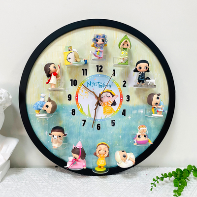 泡泡玛特nyota收纳相框钟表diy展示盒盲盒时钟挂钟客厅挂墙装饰画