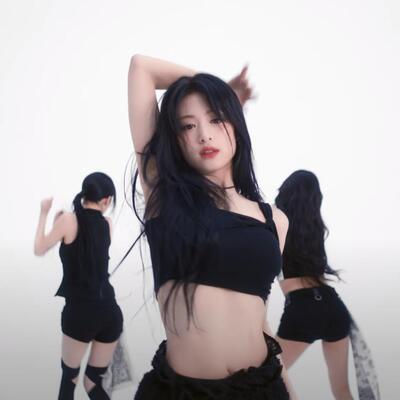 郑雅娴同款斜肩抹胸露肩吊带背心