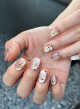 HESASA新款少女感七彩色小波点嫩粉显白短款豆豆美甲纯手工穿戴甲