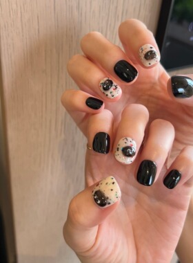 HESASA百搭经典元素小煤球立体表情设计黑白短款美甲纯手工穿戴甲