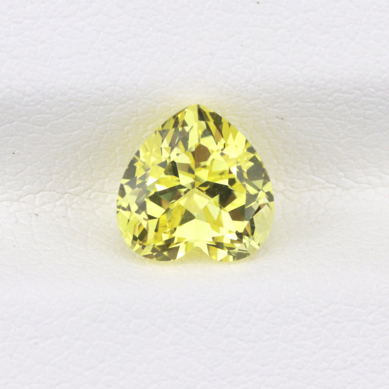 实验室培育黄蓝宝色裸石 爱心形提拉法实验室生长心形宝石DIY配饰