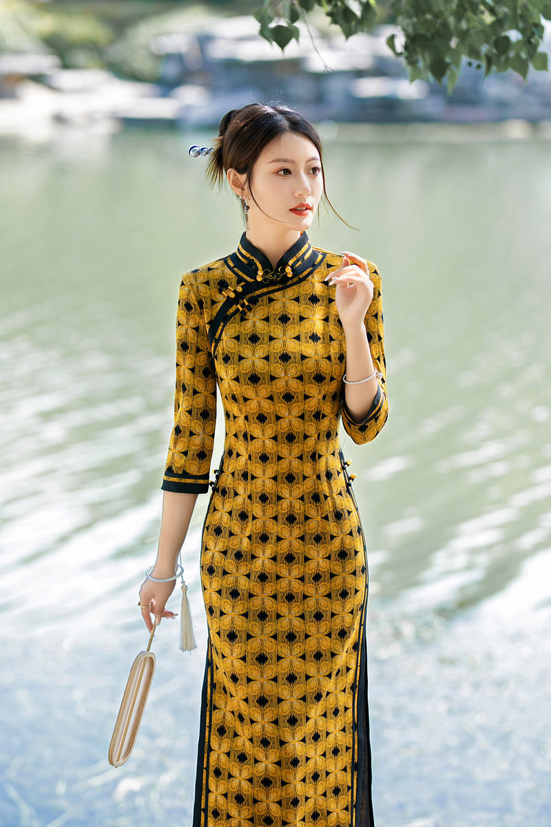 高端格子条纹旗袍长袖秋冬装中年女妈妈日常洋气质连衣裙加肥大码