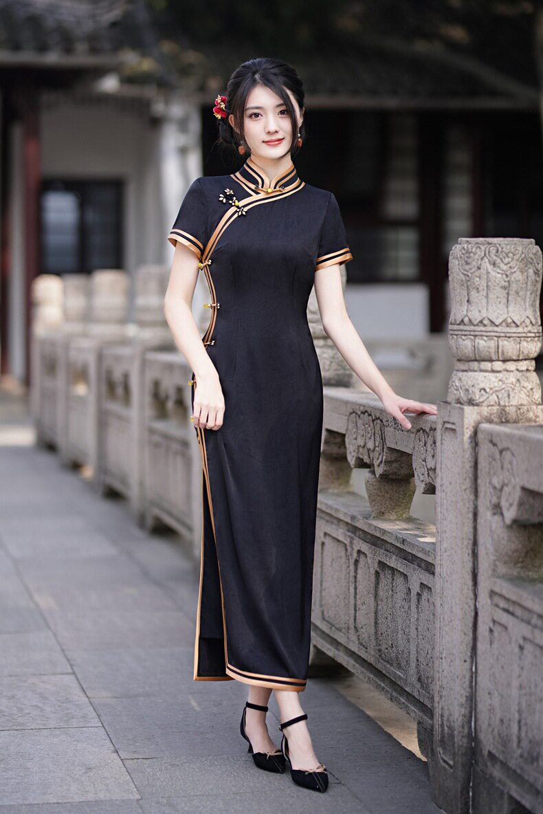 长款纯色传统旗袍新款2026年女复古气质高端走秀款演出连衣裙夏季