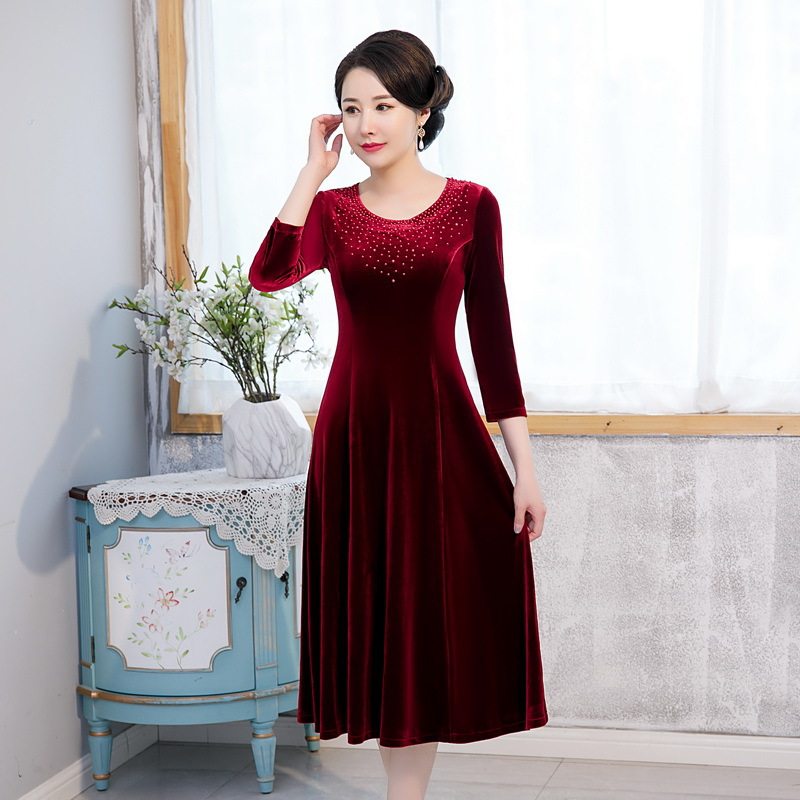 改良复古丝绒旗袍2026年春装新款中老年高档敬酒妈妈大码女装宴会