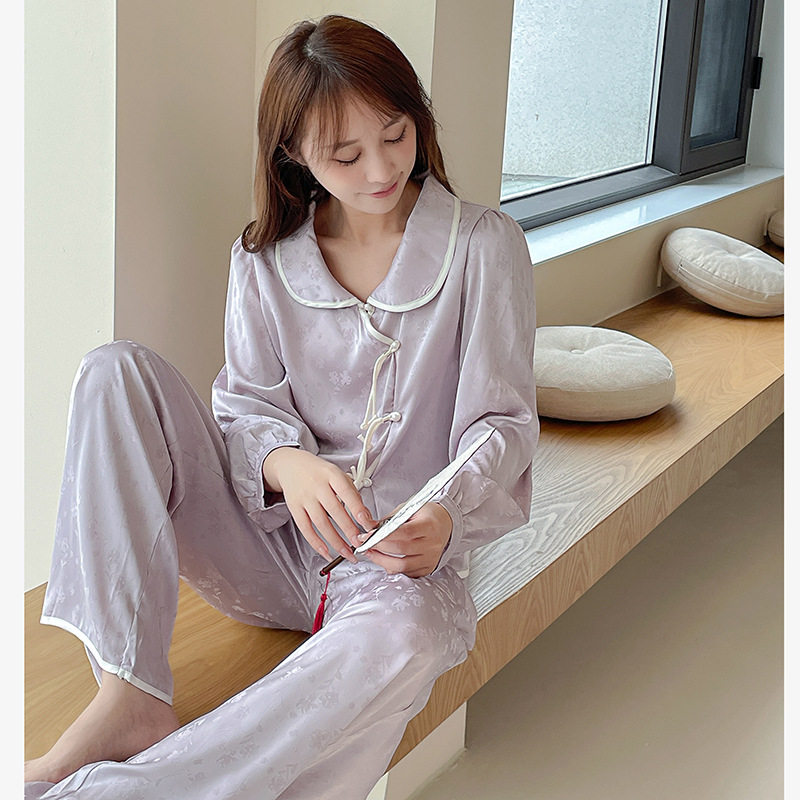 中国风轻奢碎花丝绸睡衣女2026春夏宽松缎面大翻领长袖家居服套装