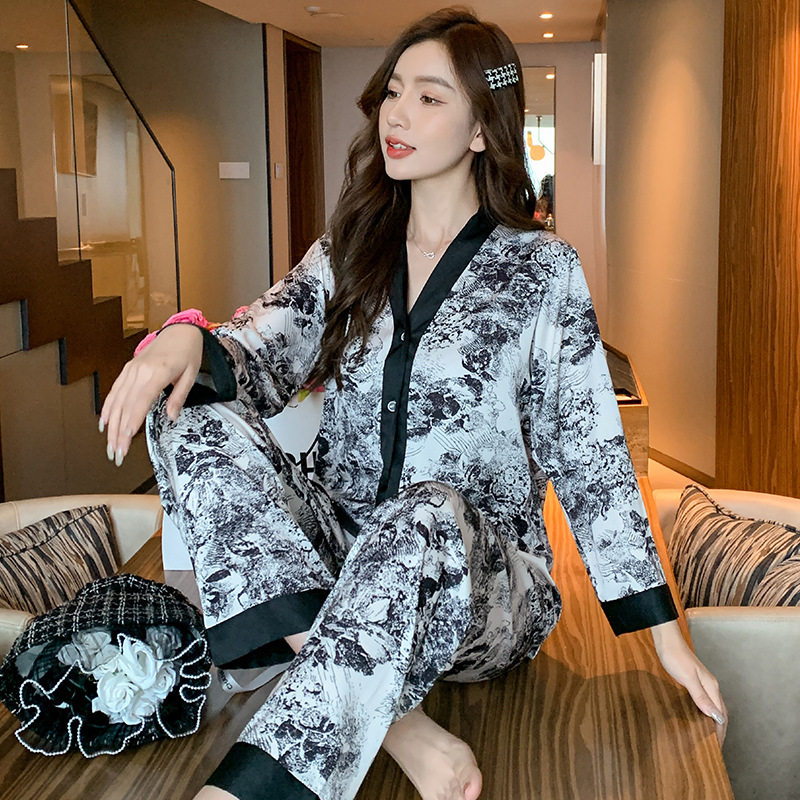 睡衣女春秋新款时尚黑白印花家居服薄款冰丝长袖长裤大码套装跨境