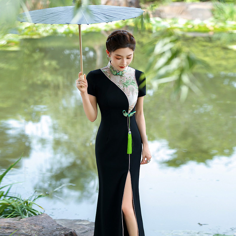 走秀旗袍演出服新款年轻款改良版奥黛连衣裙舞台长款中国风女夏季